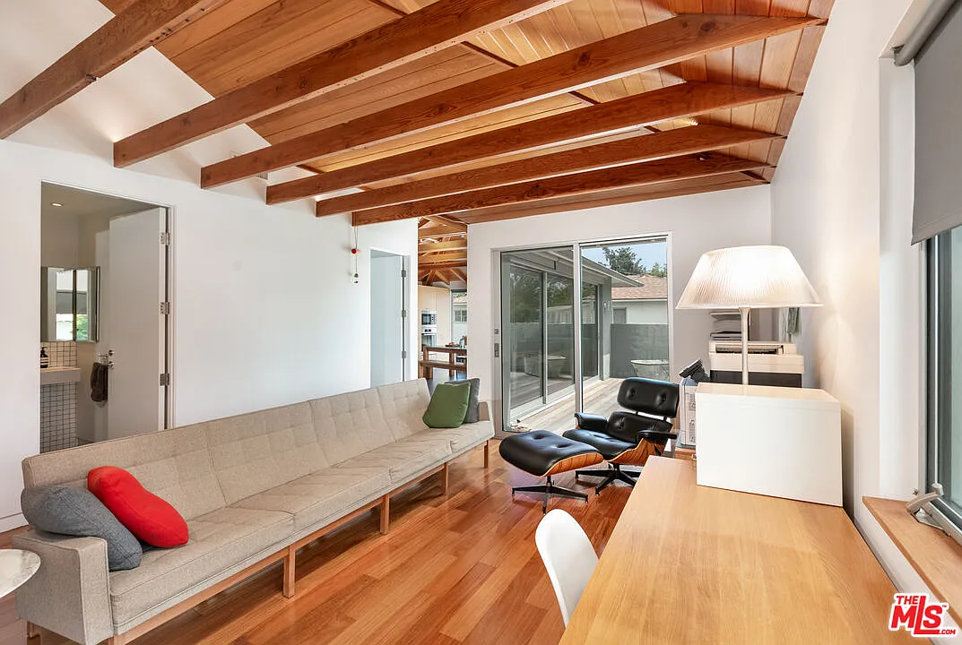 2 bed, 2.0 bath, $9,500 — Photo 3