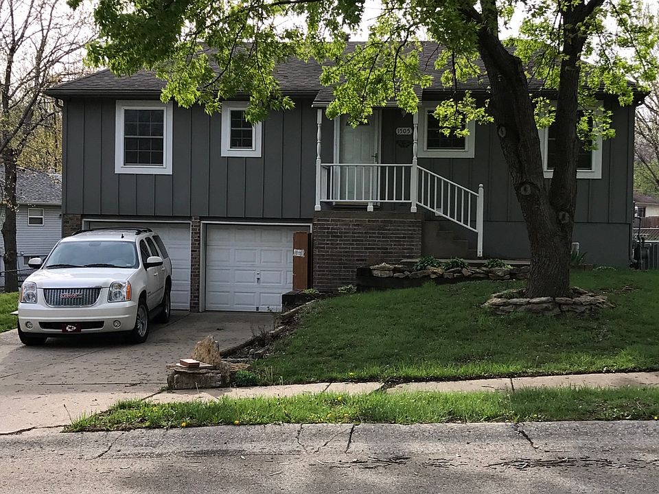 1st image of 1505 NW Amesbury Dr