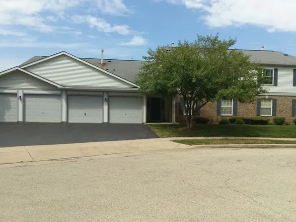 1000 Radclyffe Ct #31B11, Elgin, IL 60120