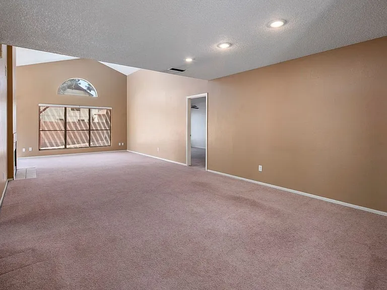 1113 W Highland St — Photo 3