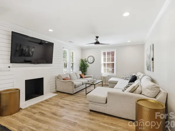 205 Grandin Rd, Charlotte, NC 28208