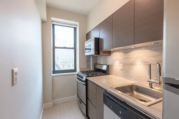 Rented by Stonehenge NYC LLC | media 4