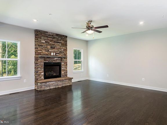 4th image of 8206 Hickory Hollow Dr
