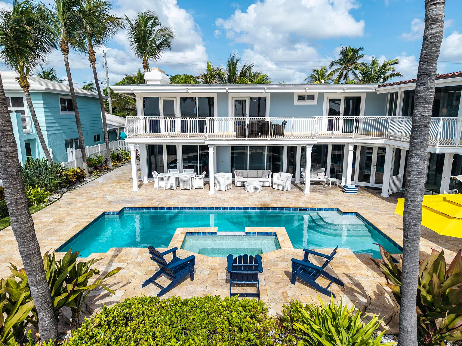 6 bed, 6.5 bath, 4140 sqft, $42,000 — Photo 4