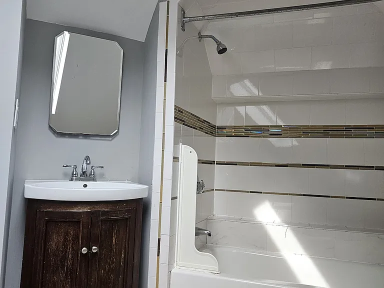 14 Hillside St #10 — Photo 6
