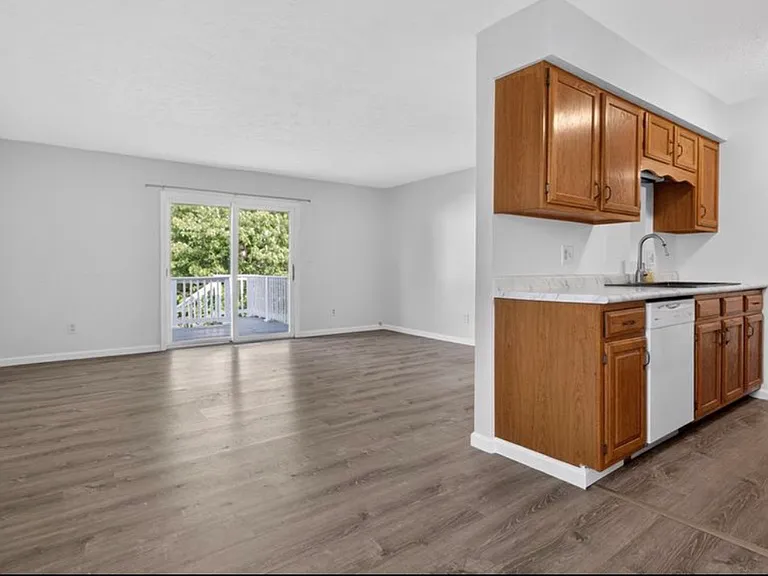1306 Cadwell Dr — Photo 3
