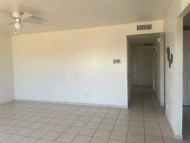 5224 W Windsor Ave — Photo 2