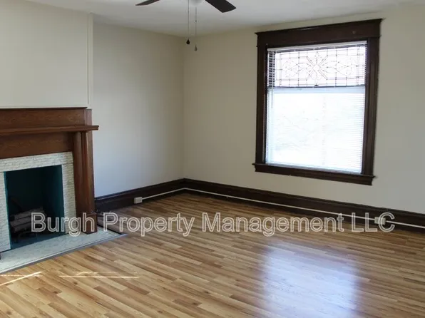 213 6th Ave Floor 2, Carnegie, PA 15106