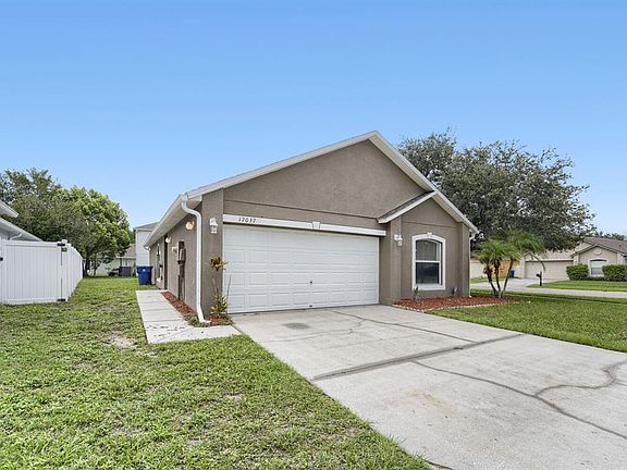 3rd image of 17037 HOLMBY COURT