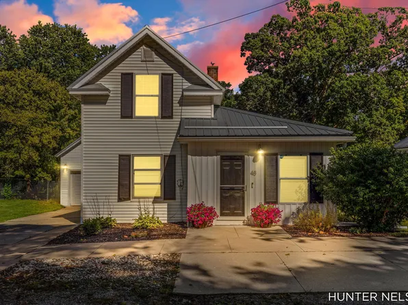 48 Arthur St, Grant, MI 49327