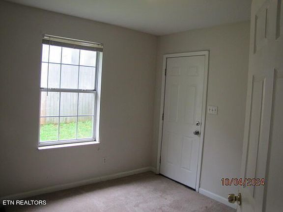 3rd image of 219 W Columbia Ave