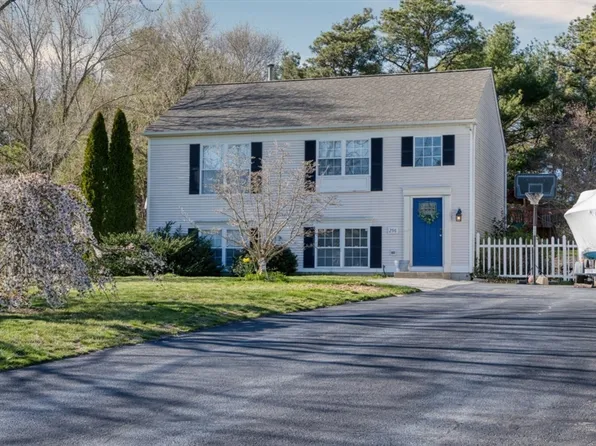296 Raymond Rd, Plymouth, MA 02360