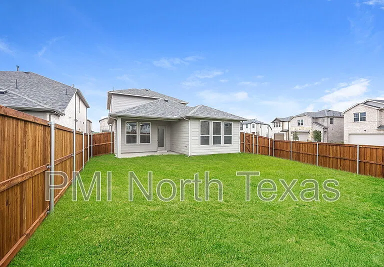3006 Camellia St — Photo 7