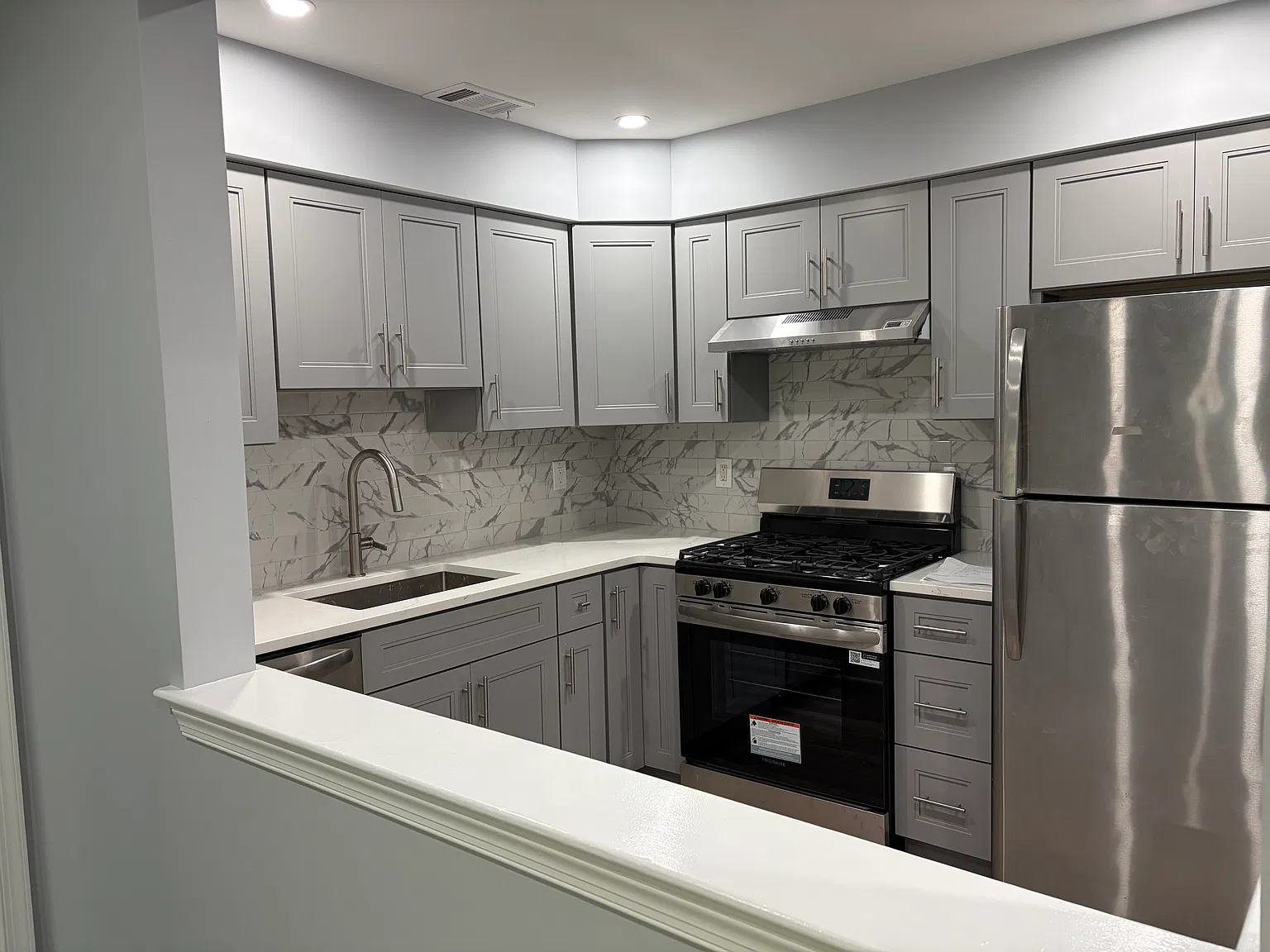 Waterford Dr, Edison — Photo 1