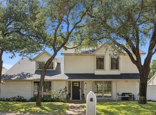 9018 Oakpath Ln, Dallas, TX 75243