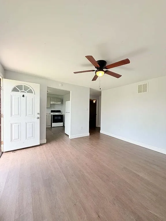 118 Salter Rd, apt 4 — Photo 2