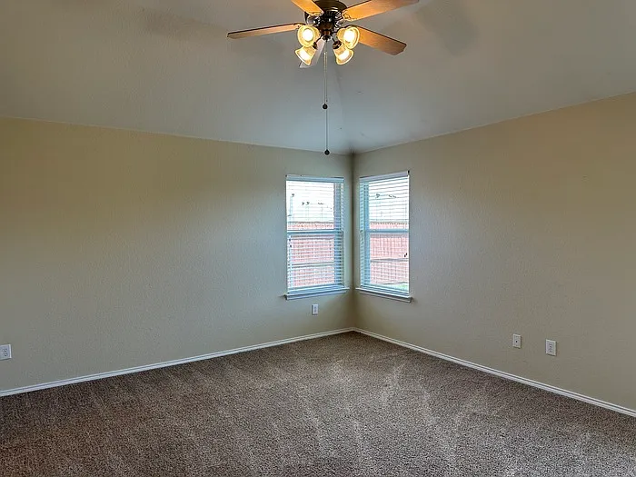 301 Meadow Lark Ln — Photo 10
