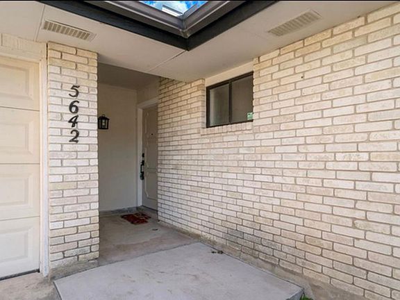 3rd image of 5642 Fountainwood Dr