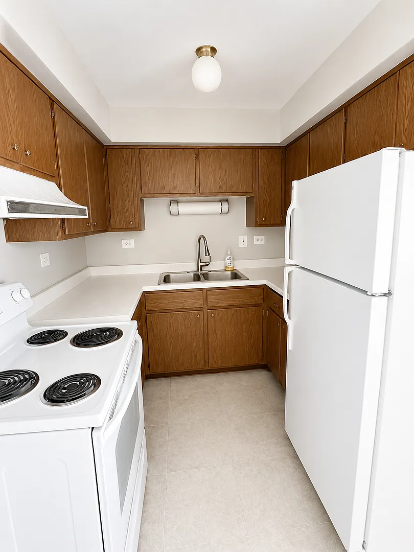 7100 W. 176th Street — Photo 3