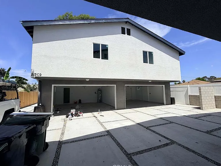 213 E Raymond St #A — Photo 5