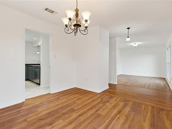 5th image of 3805 Greenbriar Ln