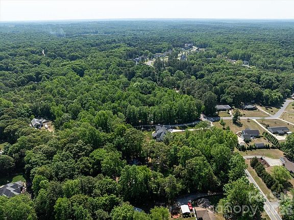 3rd image of 2586 Holbrook Rd