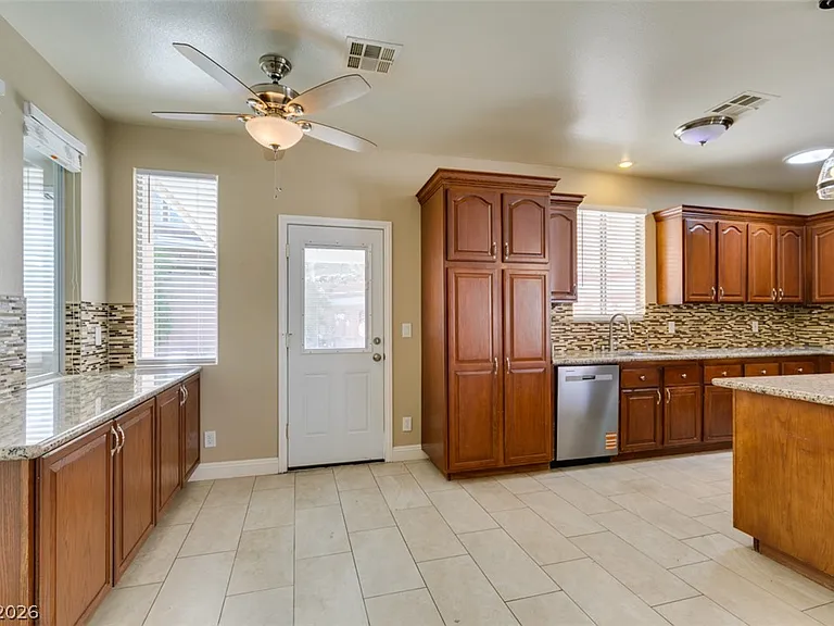 2255 Calistoga Ct — Photo 17