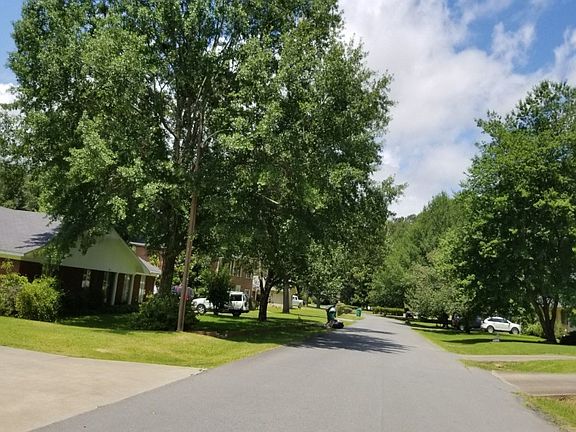 5th image of 2410 Pine Hill Dr