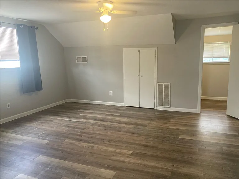 415 Cole St — Photo 8