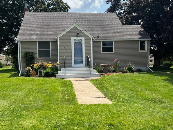 201 E Jackson St, Edgewood, IA 52042