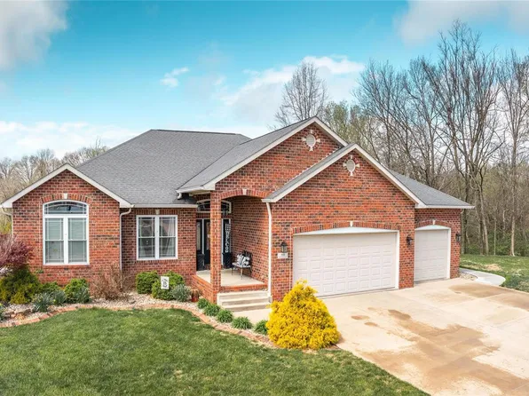 89 Woodcrest Dr, Bethalto, IL 62010