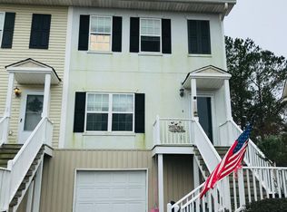 337 Laurel Oak Ln, Savannah, GA 31404