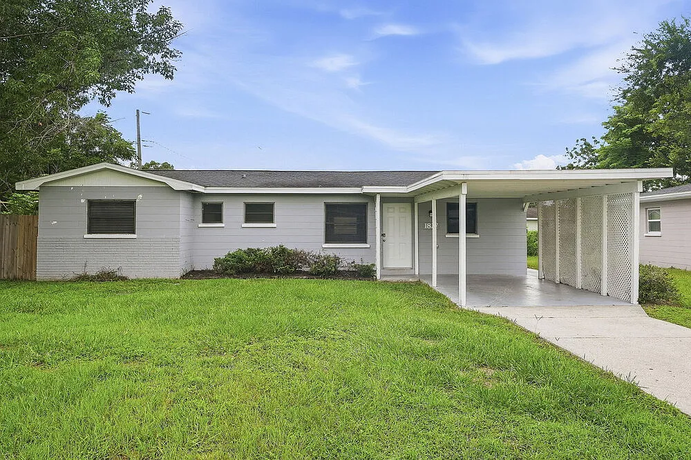 3 bed, 1.5 bath, 1243 sqft, $1,815 — Photo 1
