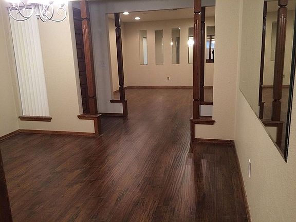 Formal Dining/Formal Living