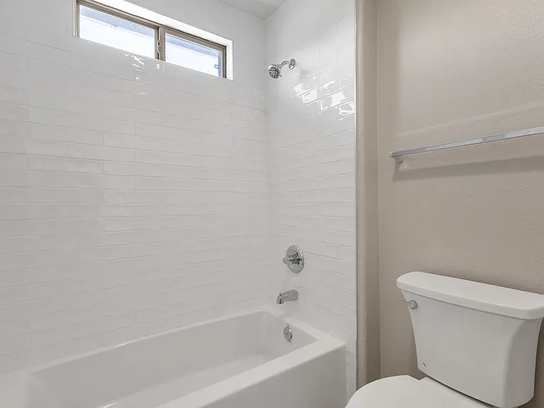 4365 E Morrow Dr — Photo 9