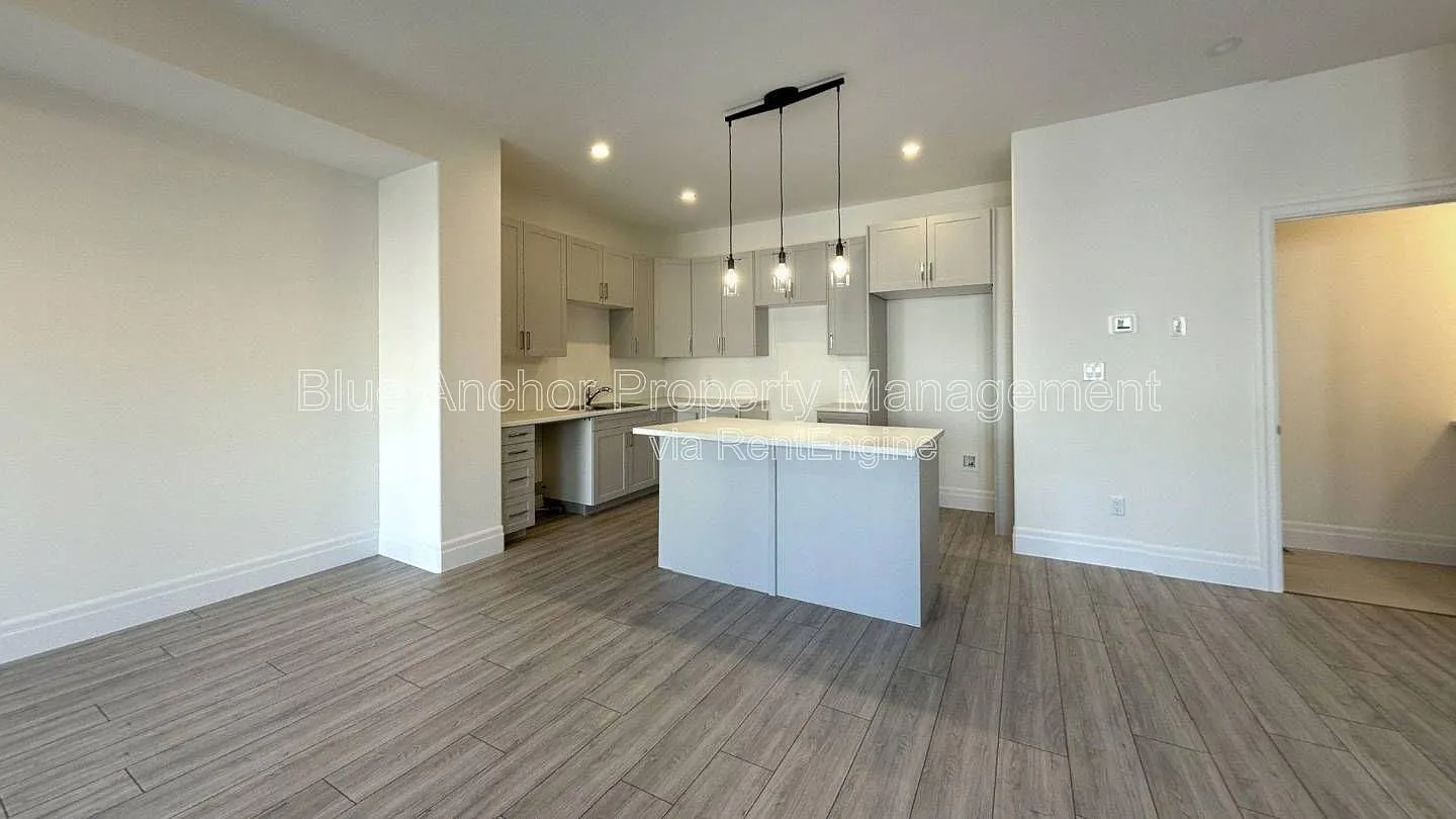2 bed, 2.0 bath, 1800 sqft, $2,099 — Photo 1