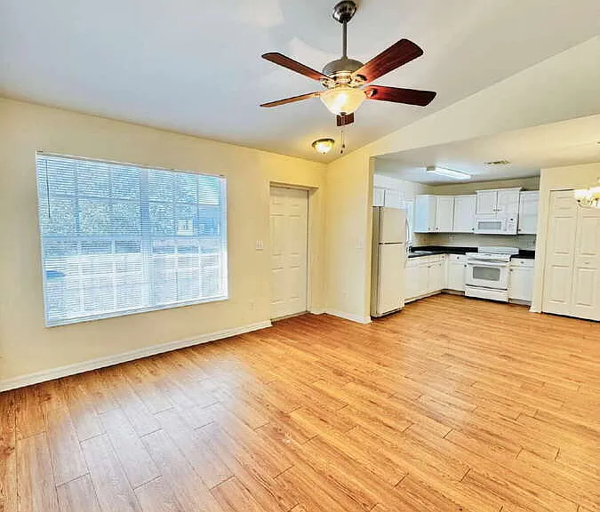 1105 Harold Ave S — Photo 9