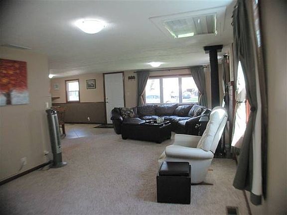 5th image of 3095 Keats Ave
