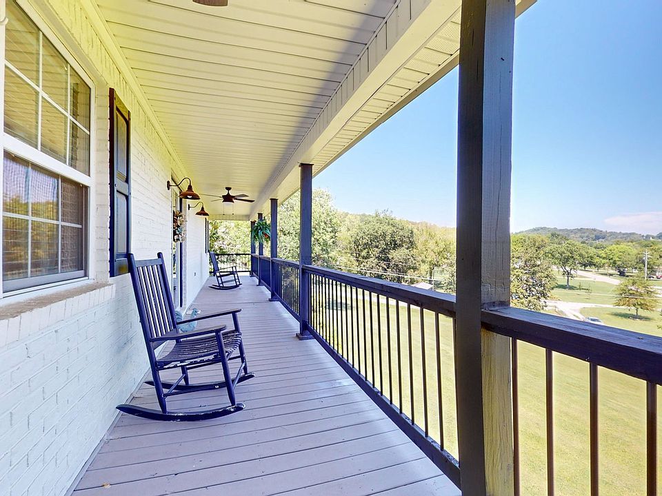 2nd image of 106 Edgehill Rd