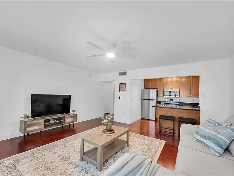 210 5th Ave S #404 — Photo 9