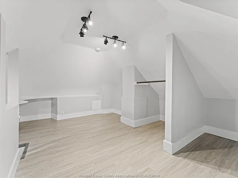 371 Curry Ave — Photo 29