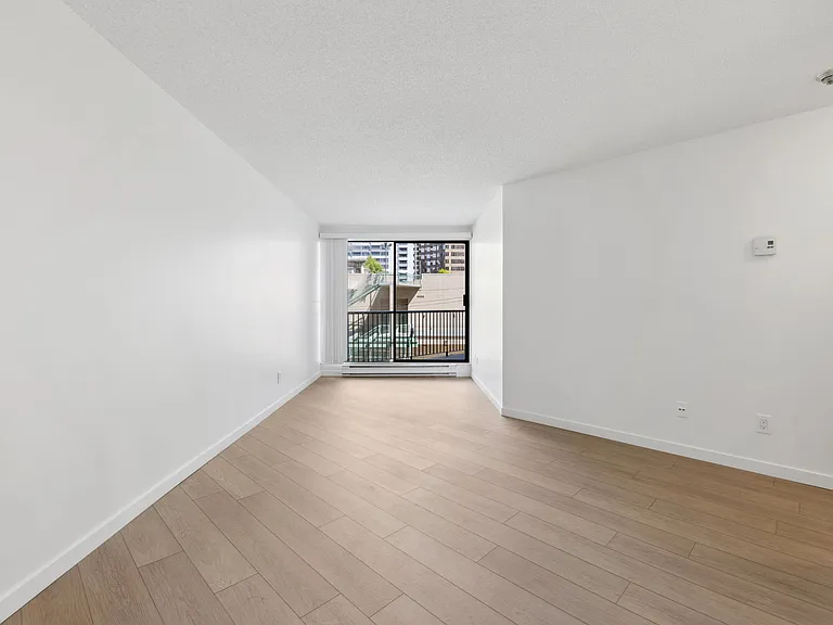 1045 Haro St — Photo 33