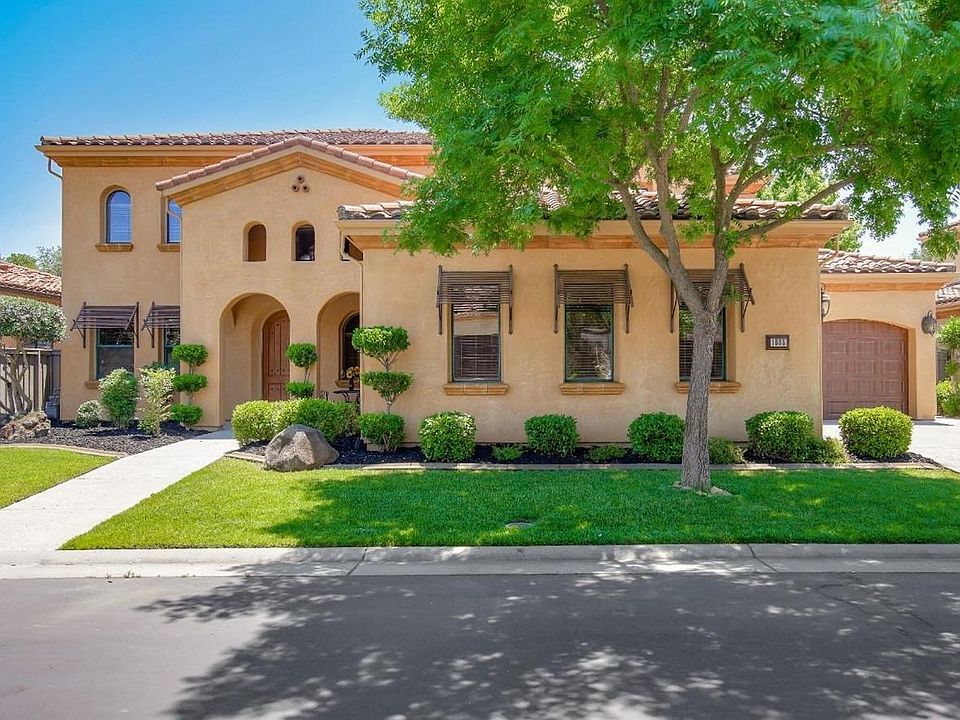 1st image of 1665 Calabria Way