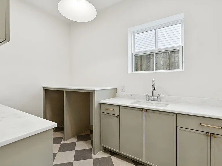 2026 Euclid Ave — Photo 17