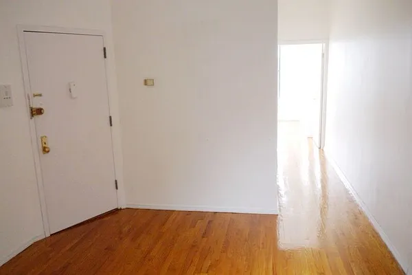 Rented by In Haus LLC | media 17