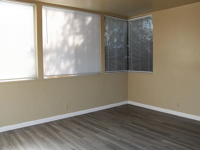 248 W Knoles Way — Photo 34