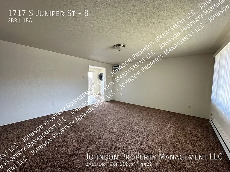 1717 S Juniper St #8 — Photo 5