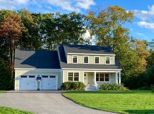 24 Turner Dr, Cape Neddick, ME 03902