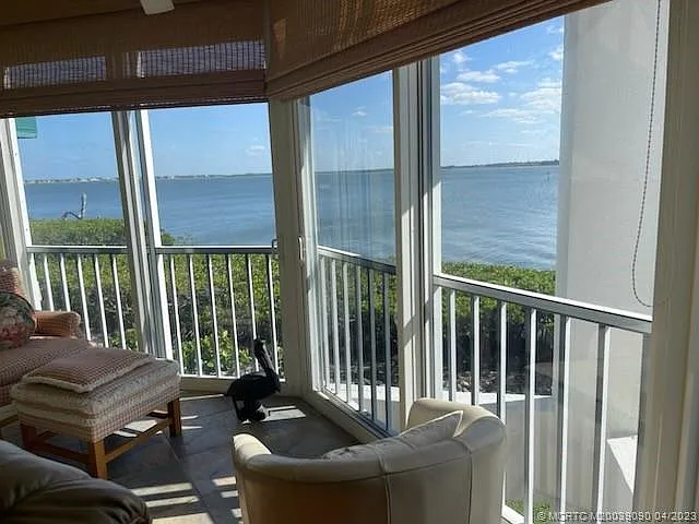 3 bed, 2.0 bath, 1735 sqft, $2,400 — Photo 4