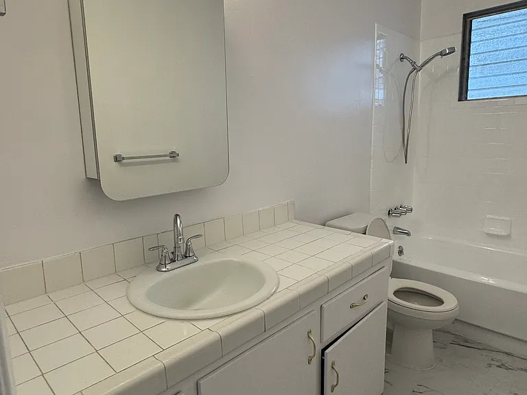 244 S El Molino Ave — Photo 27
